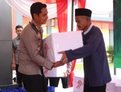 Wujud Syukur dan Peduli, Polres Rokan Hulu Salurkan Bantuan Sosial dalam Rangka Hari Bhayangkara ke-79