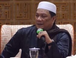 Ustaz Yahya Waloni Meninggal Dunia, Tiba-tiba Terduduk saat Khotbah Jumat