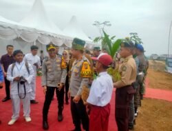 Kapolda Riau Ajak Warga Rokan Hulu Hijaukan Lingkungan Lewat Aksi Tanam Pohon