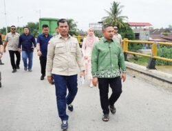 Perbaikan Jembatan Sungai Rokan Dikebut, Gubernur Riau Pantau Langsung Konstruksi