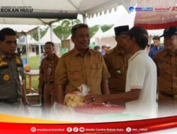 Bupati Anton Tinjau Gebyar Seni Budaya dan Bazar UMKM HUT ke-26 Rokan Hulu