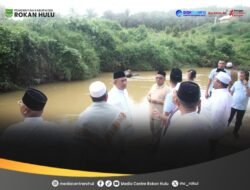 Jelang Ramadan, Bupati Anton Hadiri Penutupan Lubuk Larangan dan Serahkan Ribuan Bibit Ikan di Desa Kabun