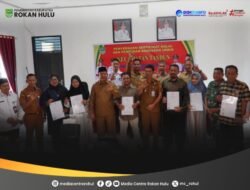 Wabup Rohul Serahkan Sertifikat Halal UMKM di Tandun, Dorong Akses Modal dan Daya Saing Usaha