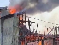 Kebakaran Hebat di Concong Luar, 26 Rumah dan Kantor Polsek Hangus Dilalap Api