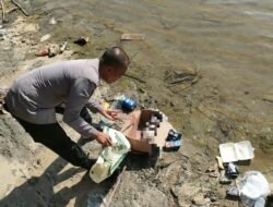 Ditemukan Bayi Perempuan di Bibir Sungai Rokan, Personil Polsek Ujungbatu Langsung Turun Tangan