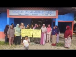 ‎Aksi Damai Emak-Emak Kota Lama Minta Mobil Damkar Dikembalikan