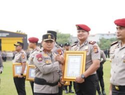 Ungkap Kasus Perusakan 118 Hektare Mangrove, Kasat Reskrim Rohil Terima Penghargaan dari Kapolda Riau